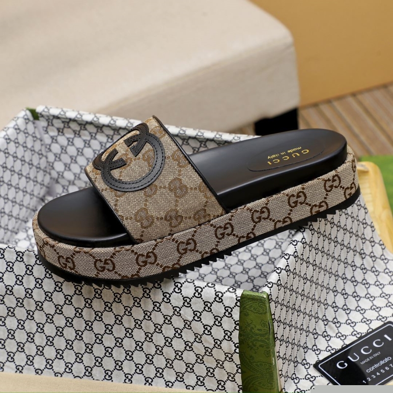 G*u*i slippers